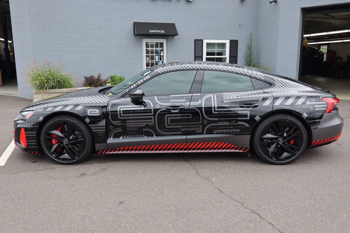 Used 2023 Audi RS e-tron GT AWD/4WD image 9
