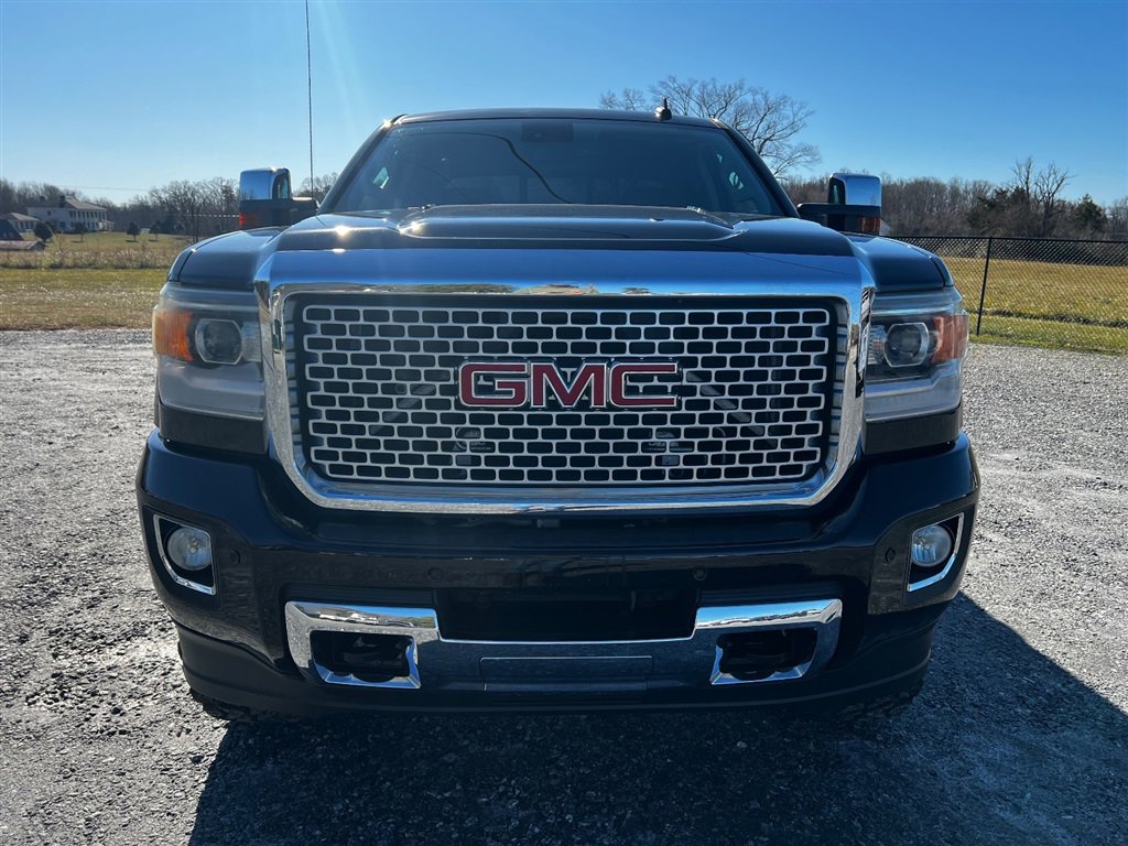 Used 2015 GMC Sierra 2500 Denali w/ Duramax Plus Package image 17