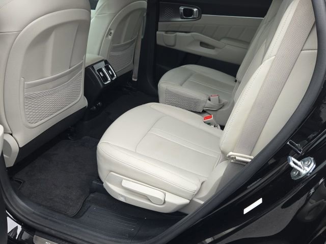 Used 2022 Kia Sorento SX AWD/4WD image 11