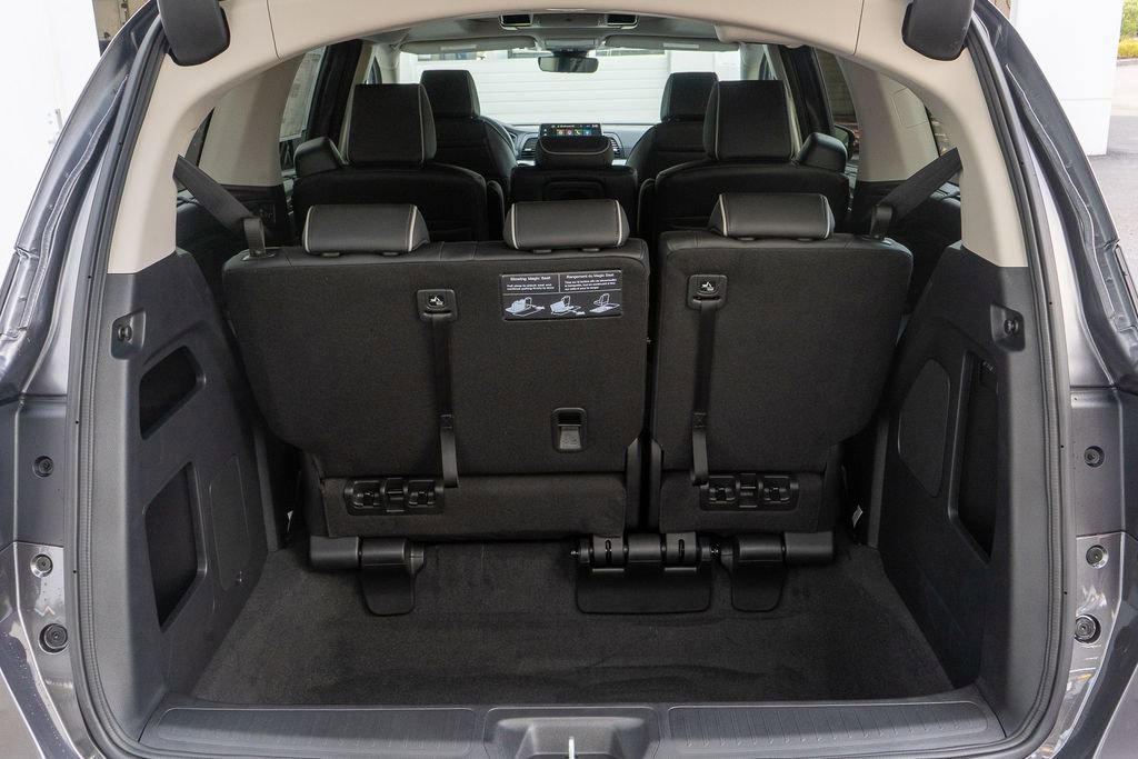 New 2026 Honda Odyssey Touring image 13