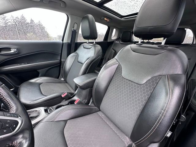 Used 2020 Jeep Compass Latitude AWD/4WD image 12