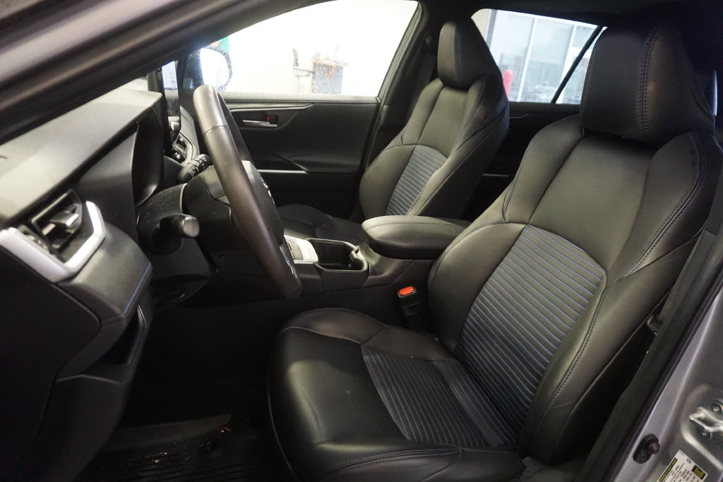 Used 2023 Toyota RAV4 XSE w/ XSE Grade Weather Package AWD/4WD image 17