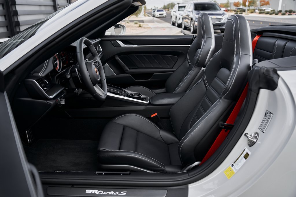 Used 2025 Porsche 911 Turbo S w/ 911 Turbo Sportdesign Package image 23