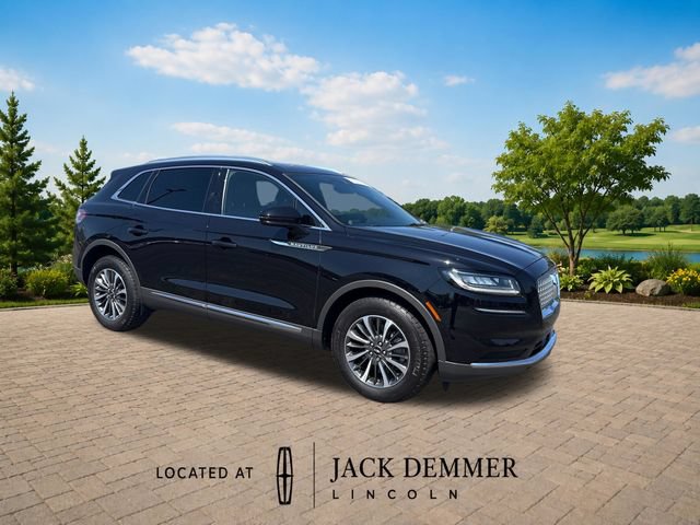Used 2023 Lincoln Nautilus Reserve w/ Luxury Package AWD/4WD image 10