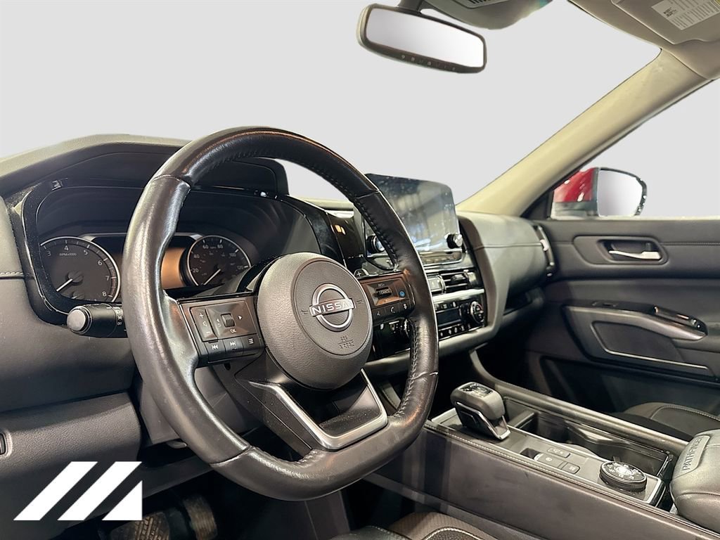 Used 2022 Nissan Pathfinder SL w/ SL Black Package AWD/4WD image 7