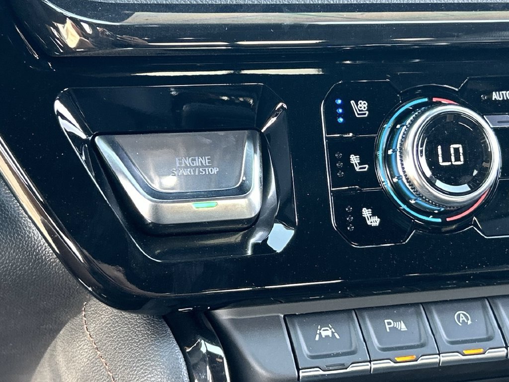 New 2026 GMC Sierra 1500 AT4 w/ Technology Package AWD/4WD image 17