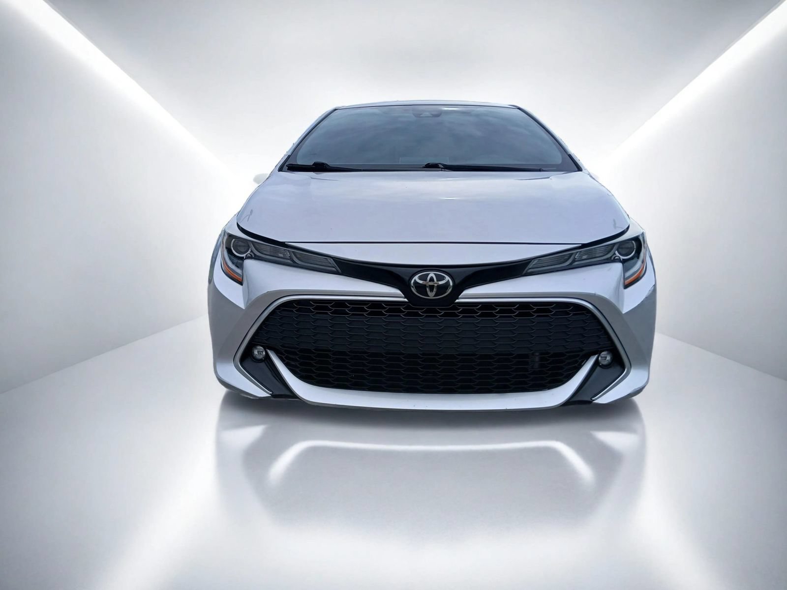 Used 2020 Toyota Corolla XSE FWD image 3