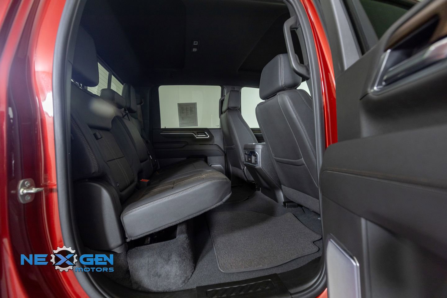 Used 2025 Chevrolet Silverado 2500 High Country w/ Technology Package image 36