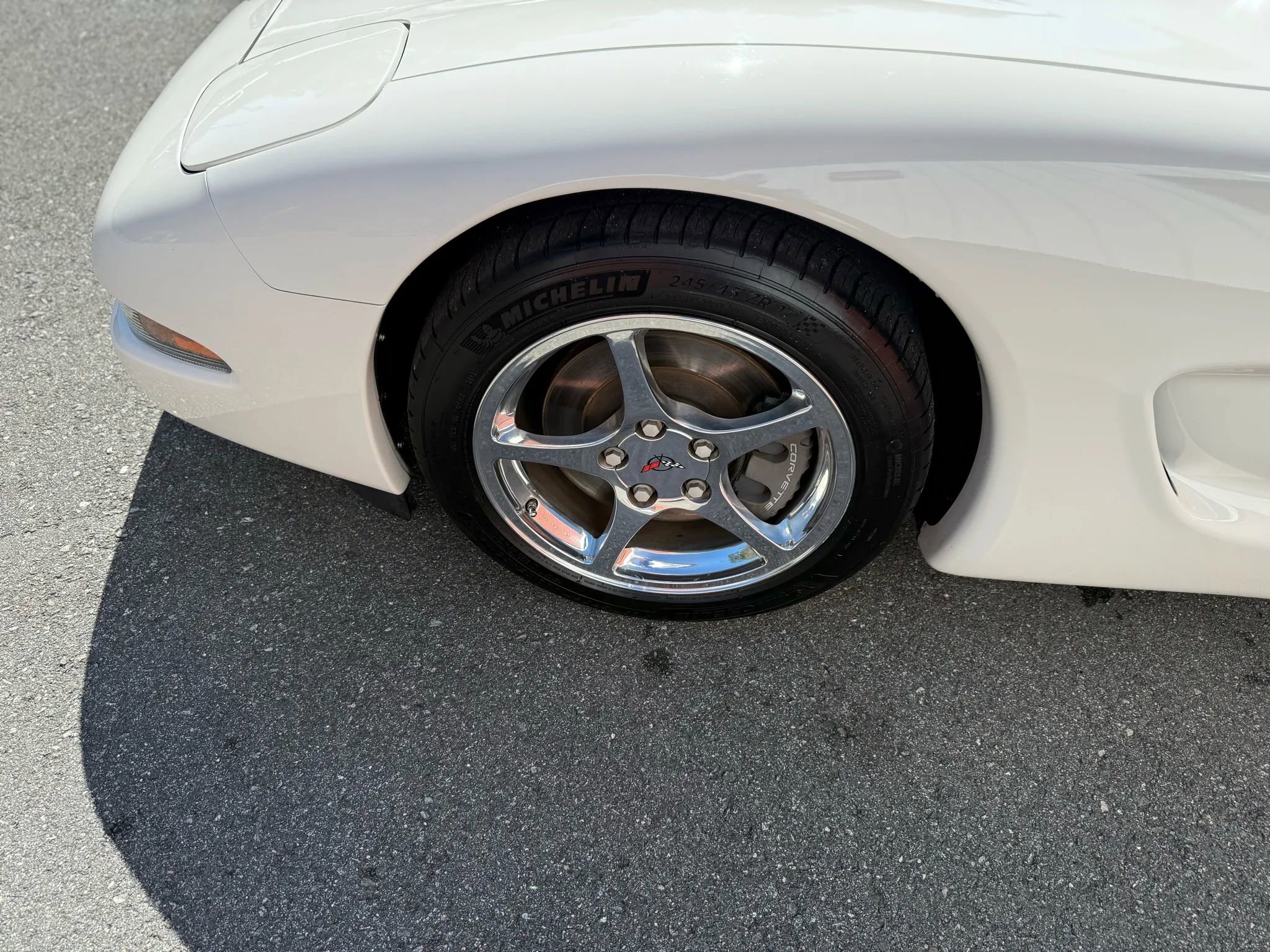 Used 2001 Chevrolet Corvette Coupe w/ Preferred Equipment Group2 image 28