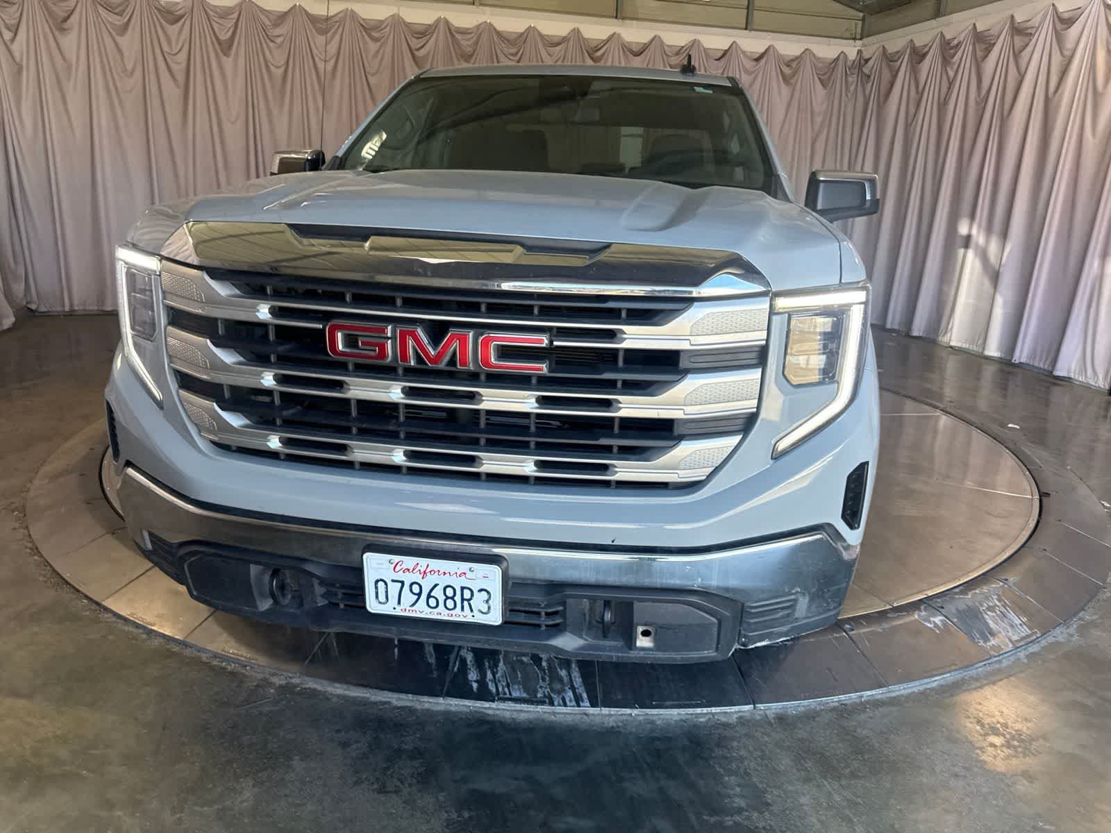 Used 2024 GMC Sierra 1500 SLE AWD/4WD image 2