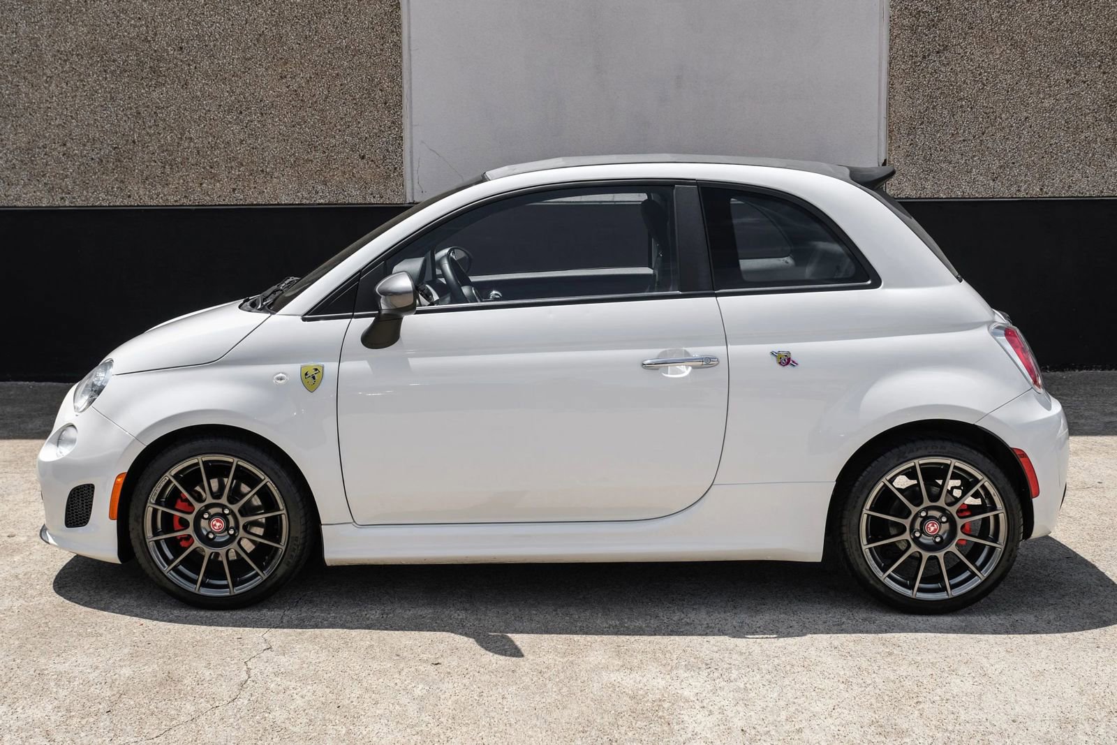 Used 2013 FIAT 500 Abarth w/ Comfort/Convenience Group FWD image 10
