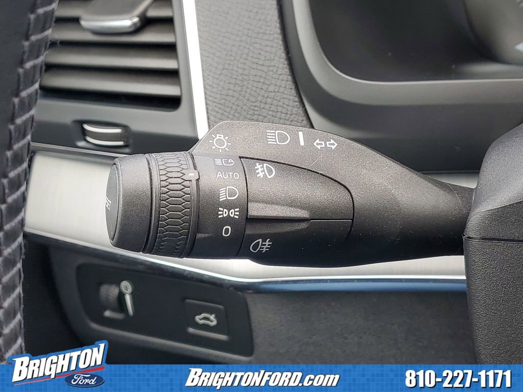 Used 2022 Volvo XC90 T5 Momentum w/ Climate Package AWD/4WD image 22