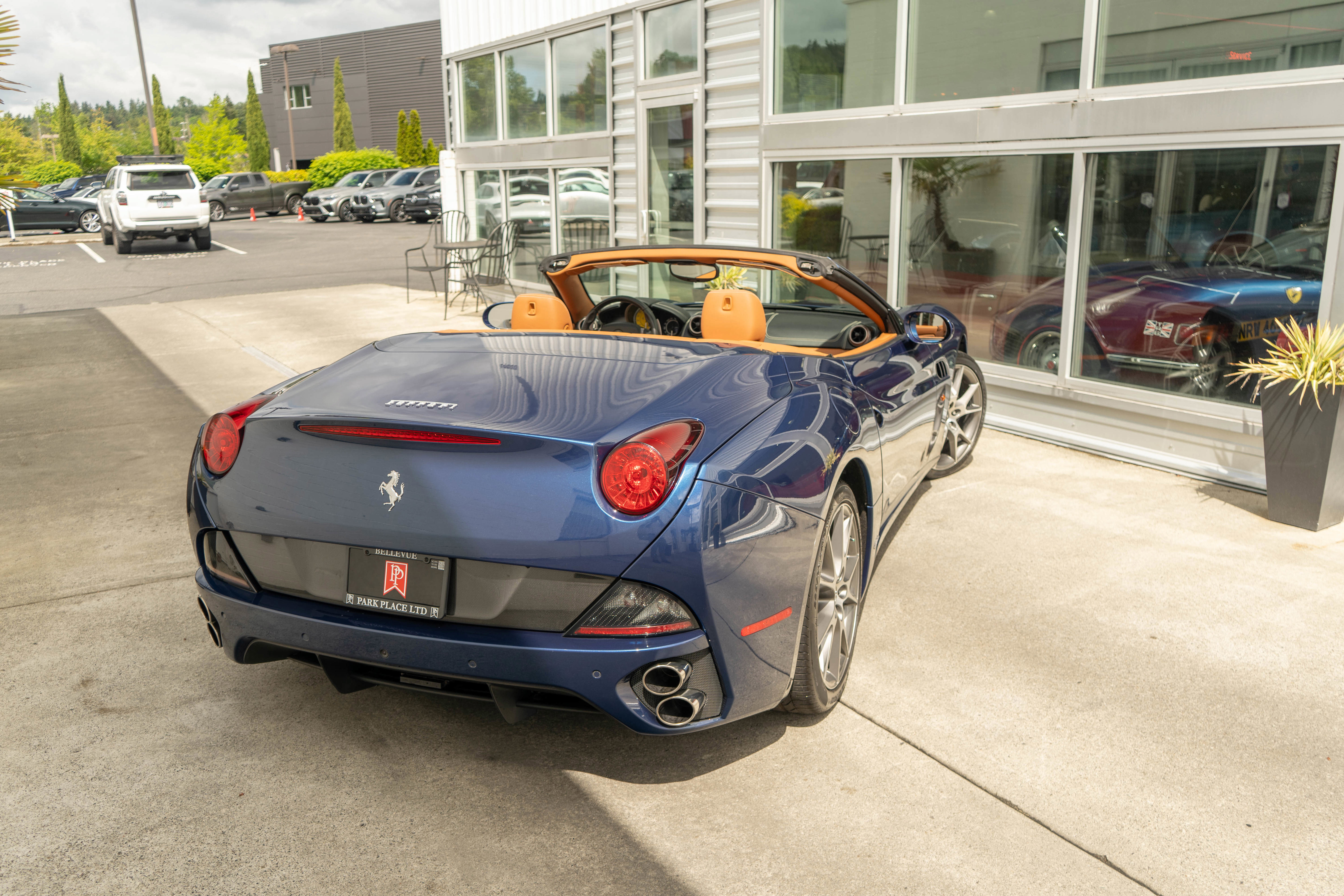Used 2012 Ferrari California RWD image 6