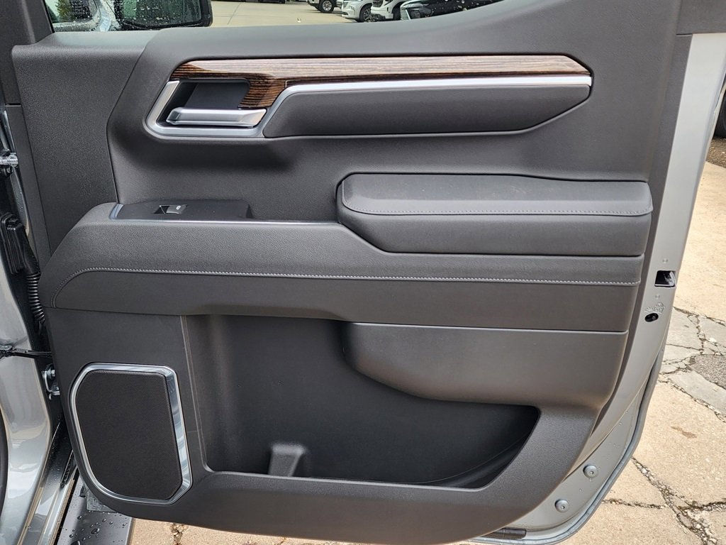 New 2026 GMC Sierra 1500 Elevation w/ LPO, Elevation Black Package image 39