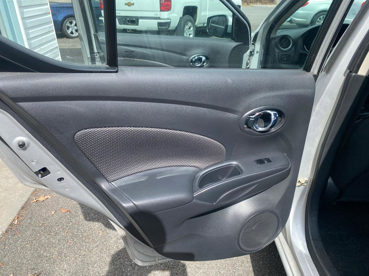 Used 2017 Nissan Versa SV w/ SV Special Edition Package FWD image 17
