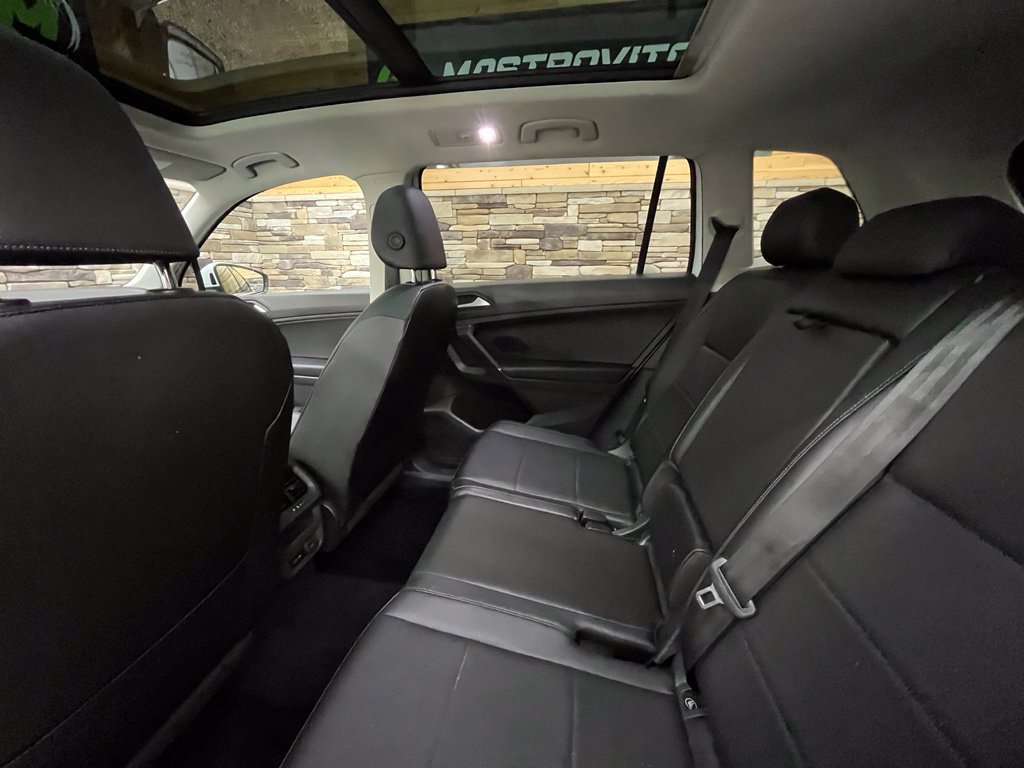 Used 2020 Volkswagen Tiguan SE w/ Panoramic Sunroof Package AWD/4WD image 40