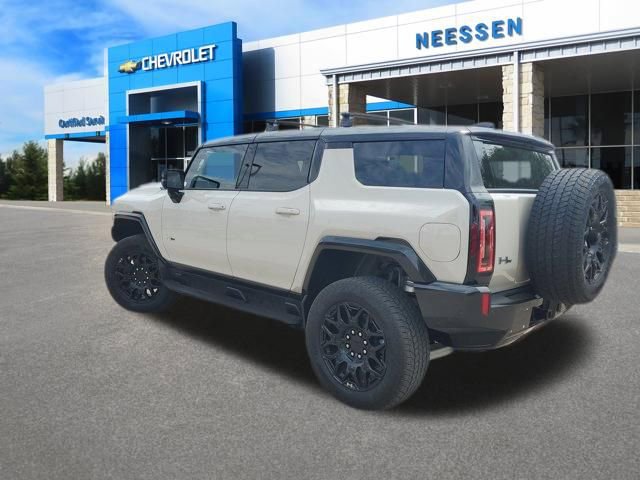 New 2026 GMC Hummer EV SUV w/ LPO, Roof Cross Rail Package AWD/4WD image 5