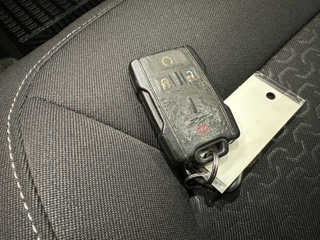 Used 2016 GMC Canyon SLE w/ SLE Convenience Package image 11