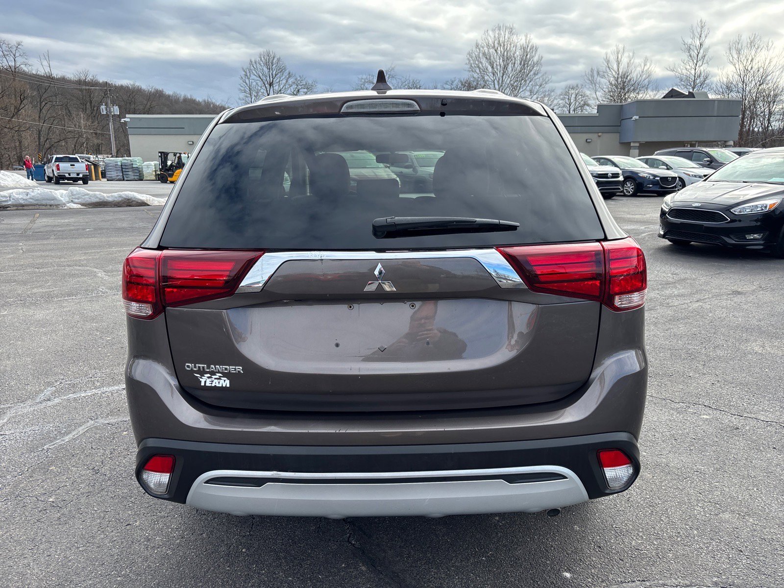 Used 2020 Mitsubishi Outlander ES image 6