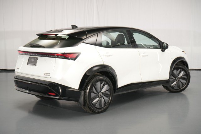 Used 2023 Nissan Ariya AWD image 11