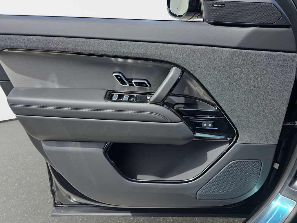 New 2026 Land Rover Range Rover Sport SE AWD/4WD image 28
