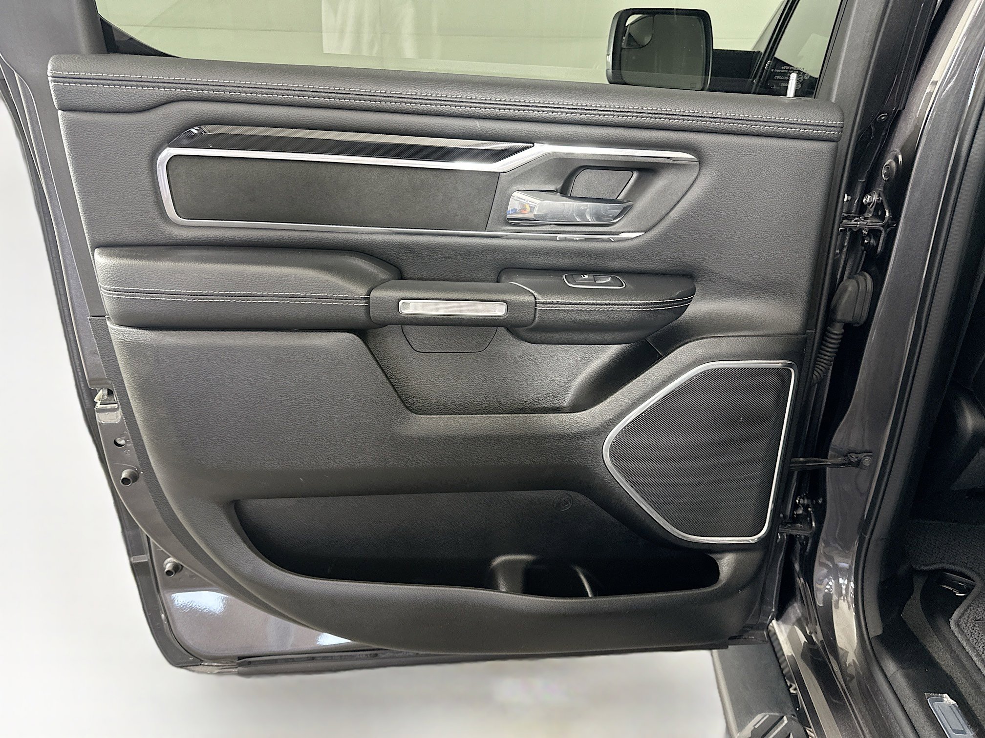 Used 2022 RAM 1500 Laramie image 27