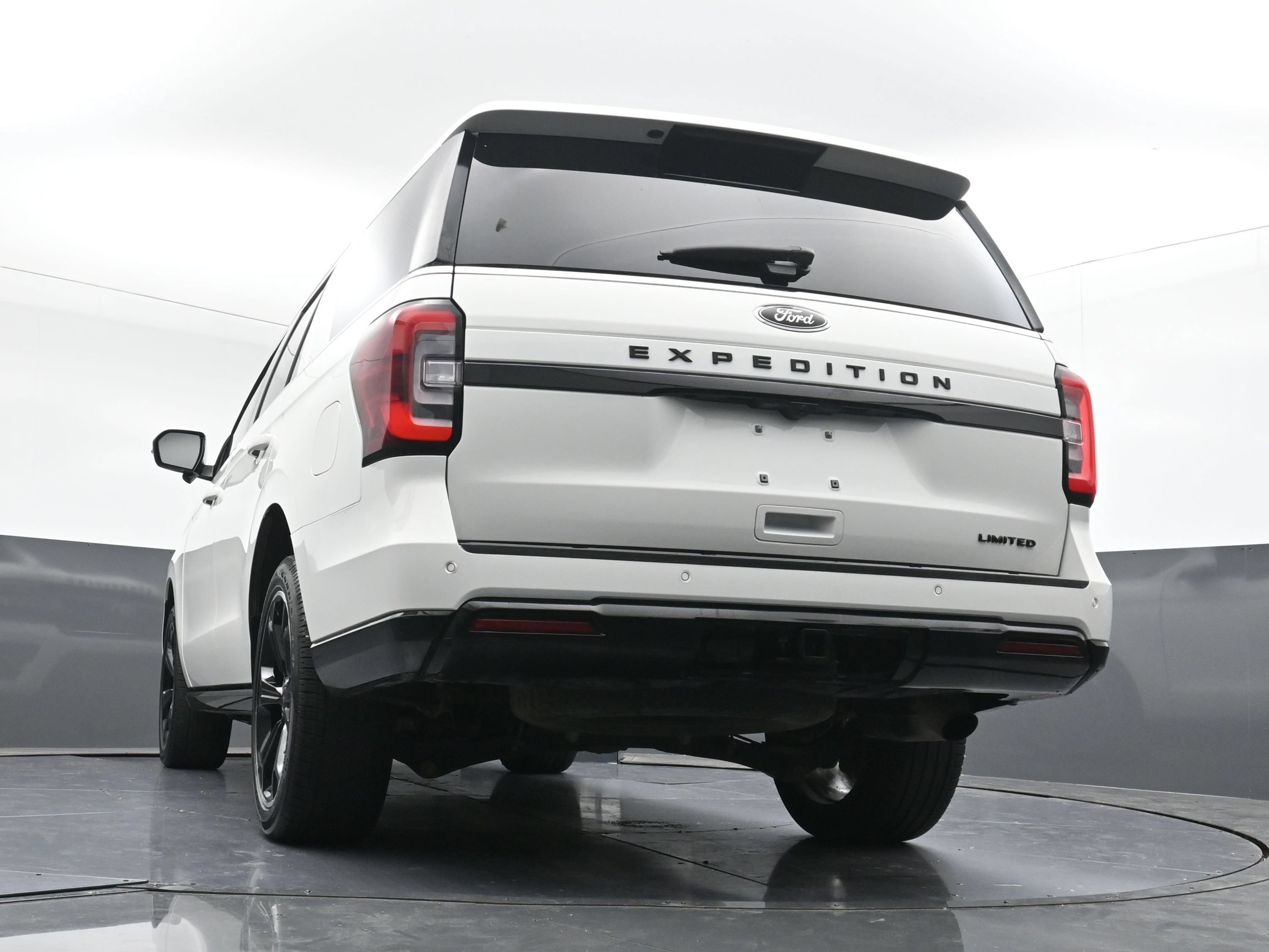Used 2023 Ford Expedition Limited RWD image 31