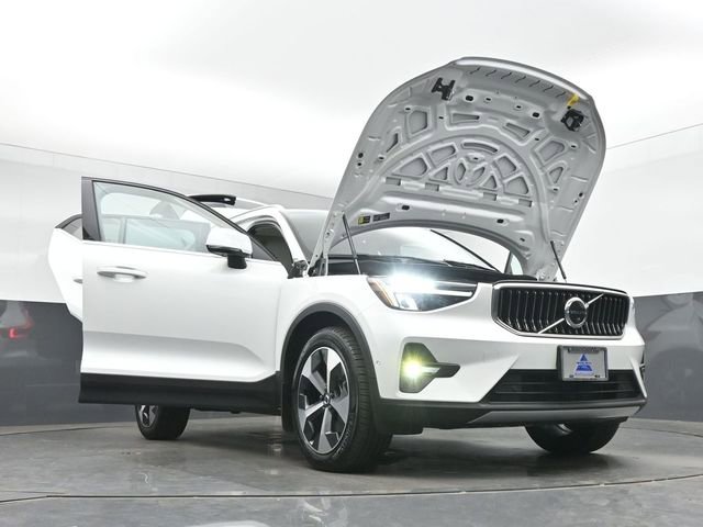 Used 2023 Volvo XC40 B5 Plus w/ Driver Assist Package AWD/4WD image 55