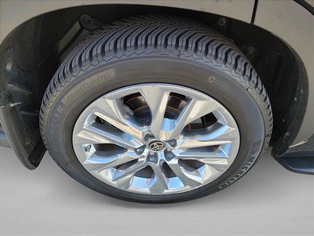 Used 2020 Toyota Highlander Limited FWD image 11