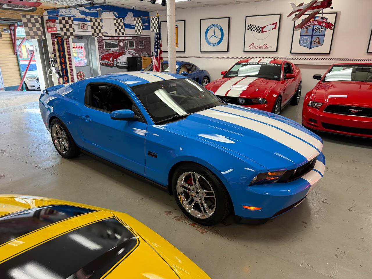 Used 2011 Ford Mustang GT Premium w/ 401A Rapid Spec Order Code RWD image 4
