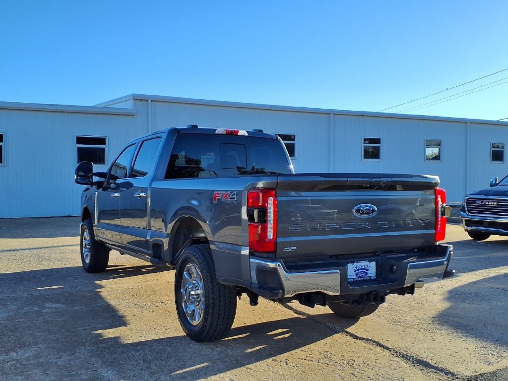 Used 2026 Ford F350 Lariat w/ Lariat Ultimate Package AWD/4WD image 2