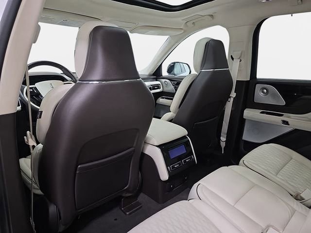 Certified 2023 Lincoln Aviator Black Label AWD/4WD image 10