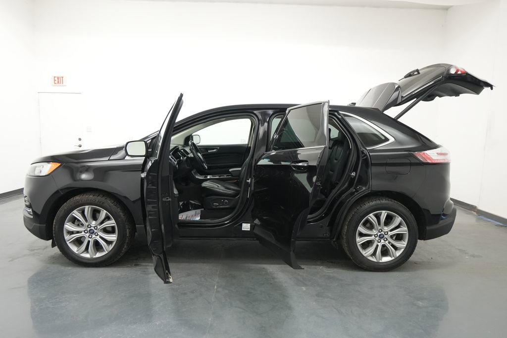 Used 2019 Ford Edge Titanium w/ Cold Weather Package AWD/4WD image 30