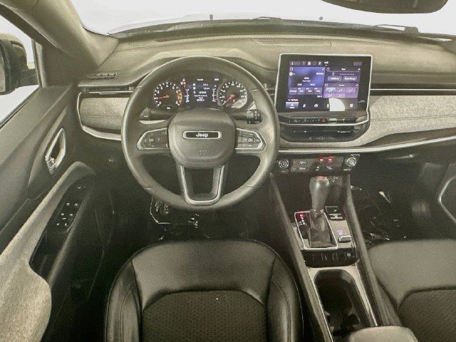 Used 2024 Jeep Compass Latitude AWD/4WD image 21