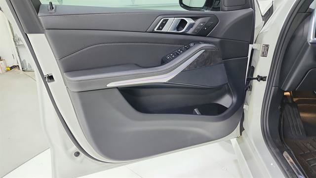 Used 2022 BMW X5 sDrive40i w/ M Sport Package RWD image 22