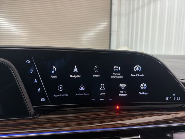 Used 2024 Cadillac Escalade ESV Premium Luxury w/ Performance Package AWD/4WD image 35