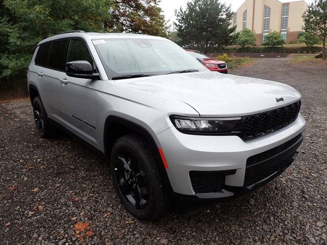 New 2025 Jeep Grand Cherokee L Altitude image 9