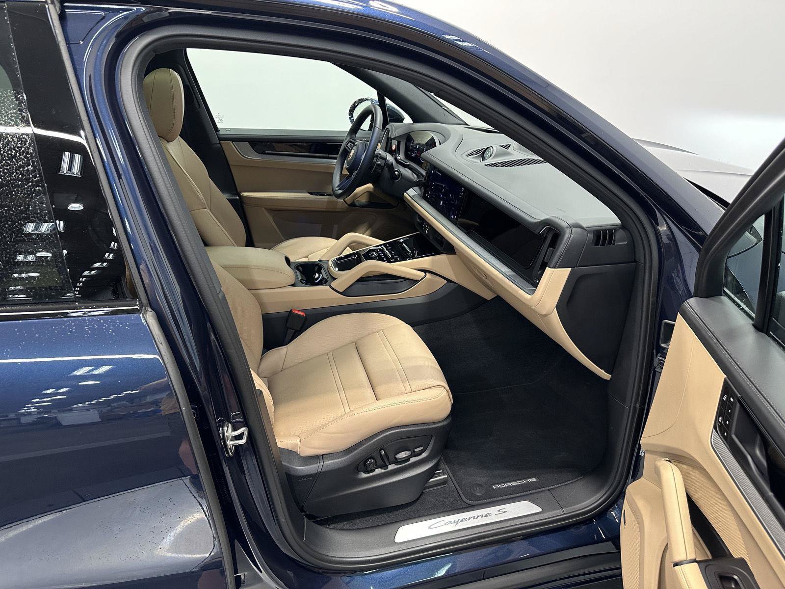 Used 2026 Porsche Cayenne S AWD/4WD image 43