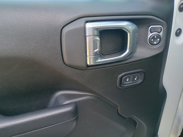 Used 2025 Jeep Wrangler Unlimited Rubicon AWD/4WD image 24