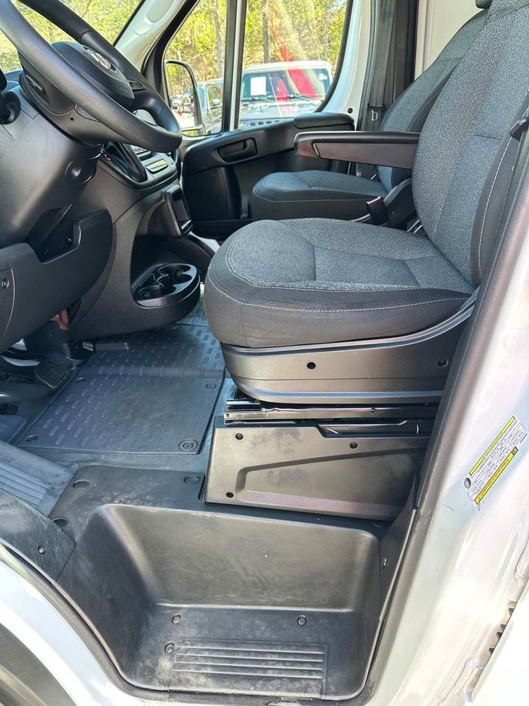 Used 2023 RAM ProMaster 2500 FWD image 12