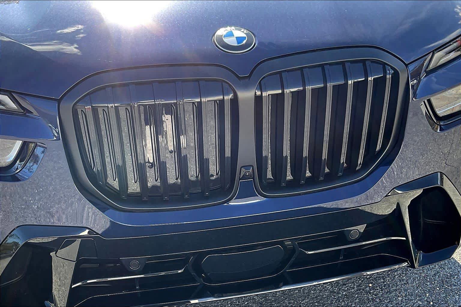 Used 2026 BMW X7 xDrive40i w/ M Sport Package image 32