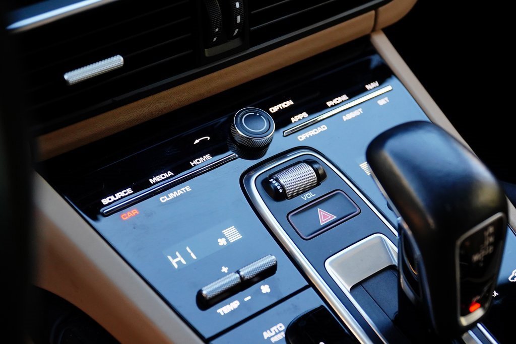 Used 2019 Porsche Cayenne S image 15