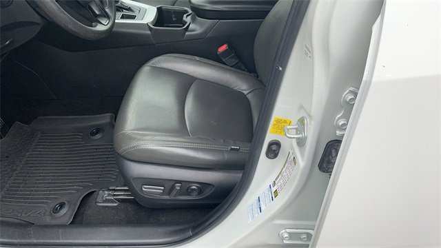 Used 2022 Toyota RAV4 XLE image 23