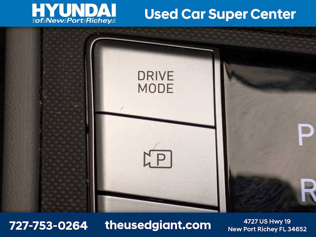 Used 2025 Hyundai Elantra Sport image 23