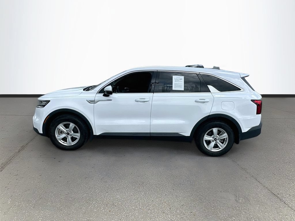 Used 2023 Kia Sorento LX FWD image 4