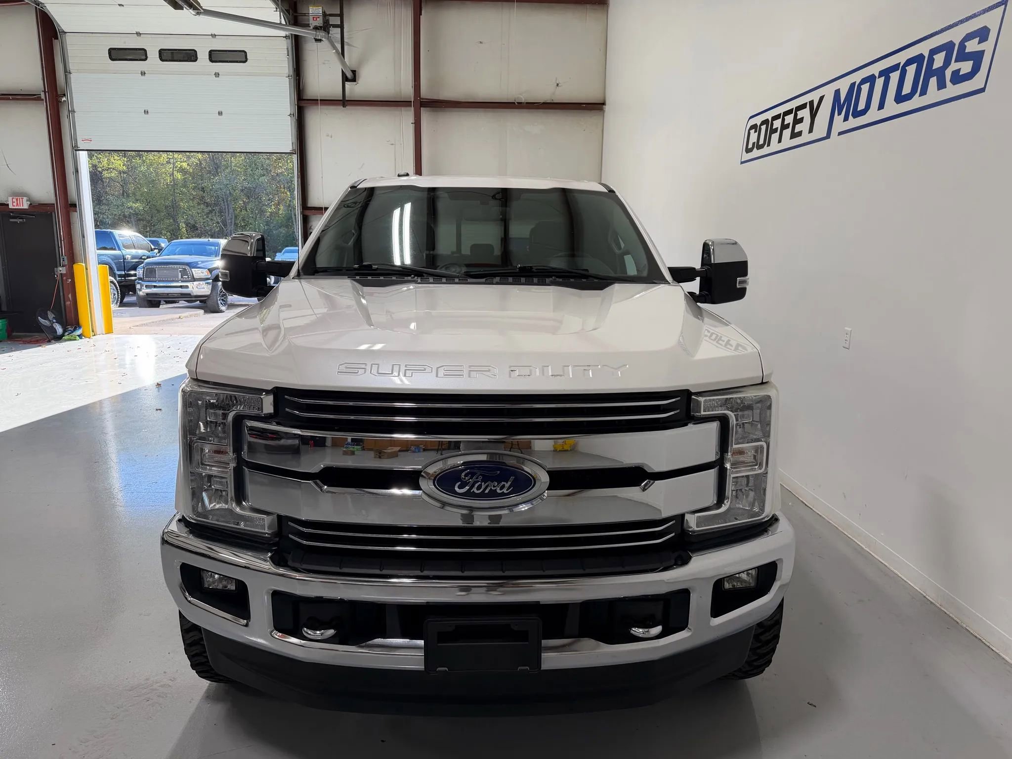 Used 2017 Ford F250 Lariat w/ Chrome Package image 9