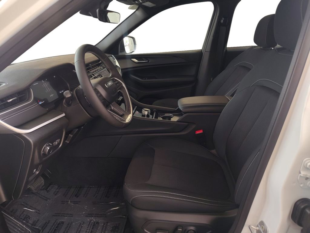 New 2026 Jeep Grand Cherokee Laredo RWD image 19