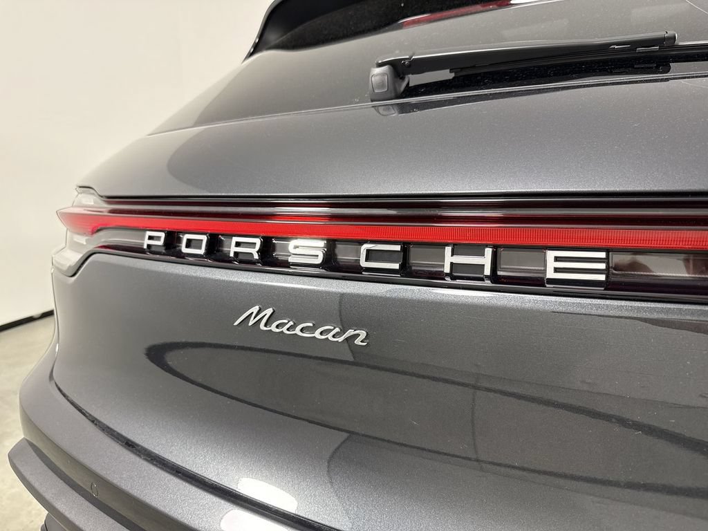 New 2026 Porsche Macan AWD/4WD image 18