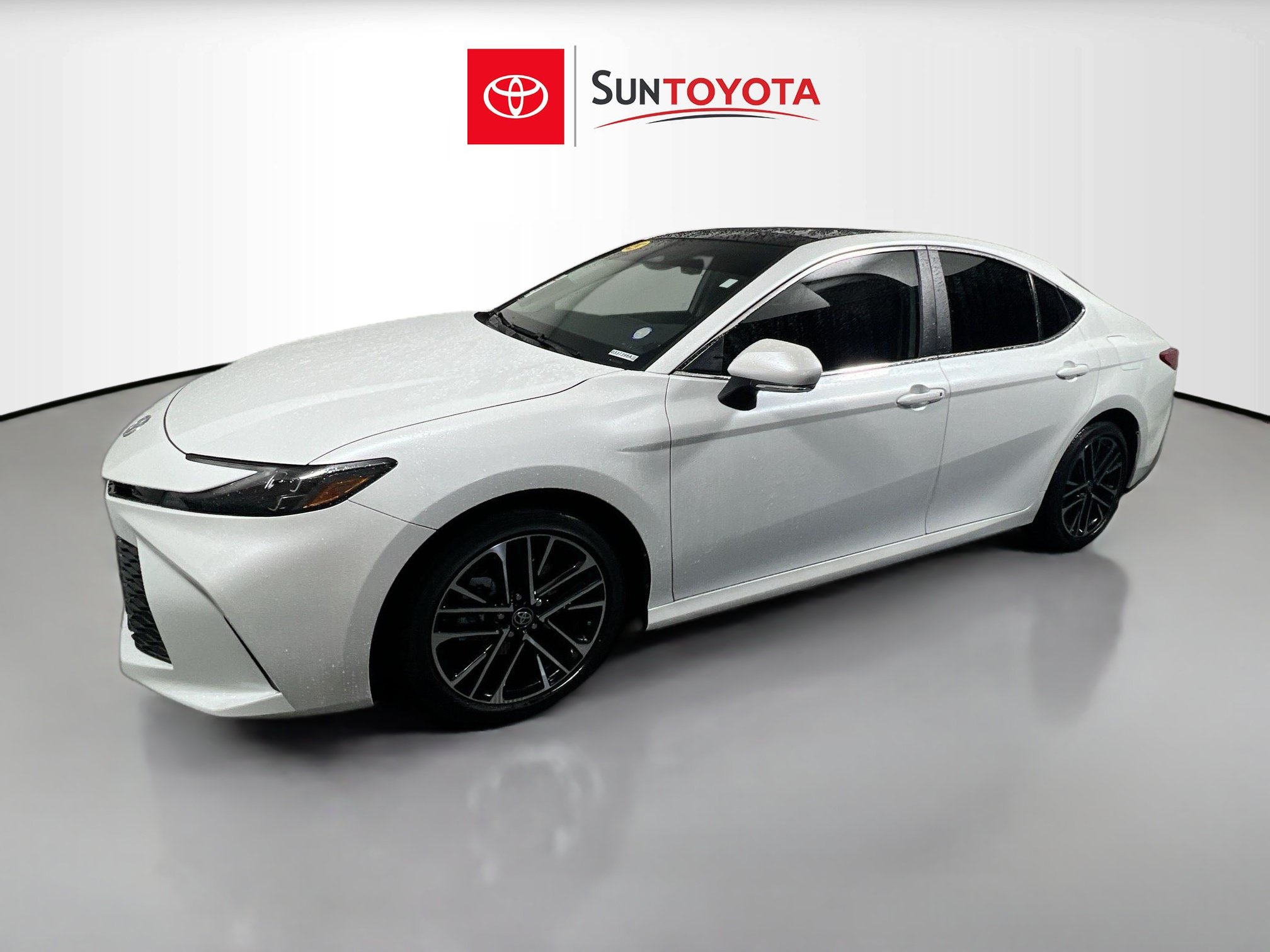Used 2025 Toyota Camry XLE FWD image 9