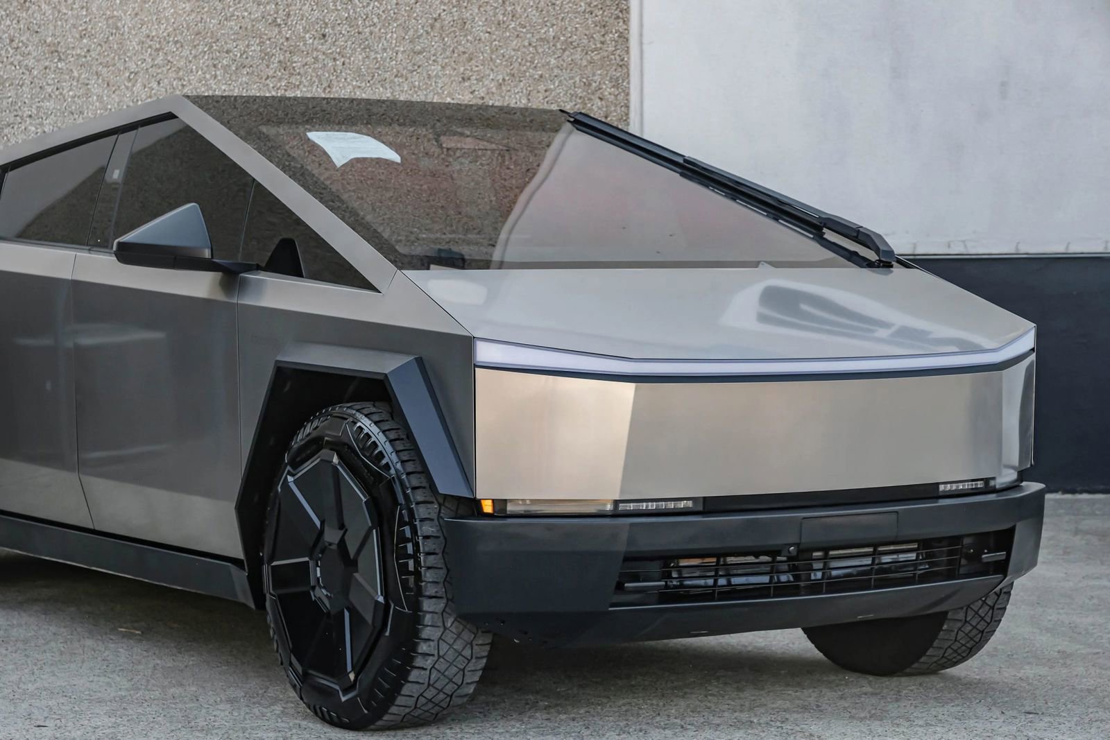 Used 2024 Tesla Cybertruck Cyberbeast AWD/4WD image 9